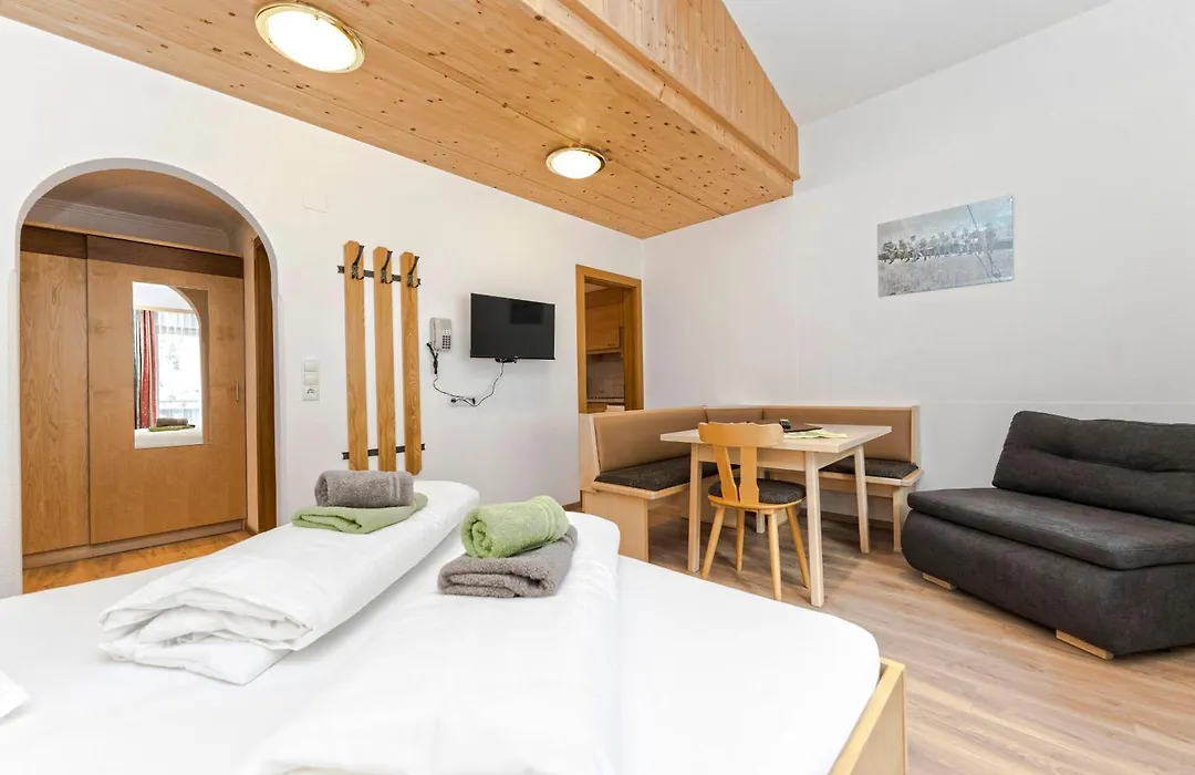 Hotel Garni Siegele - Inklusive Silvretta-Card Premium-1